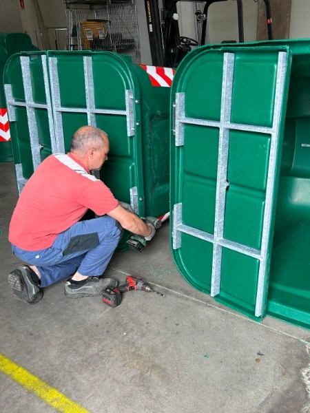 Assemblaggio campane polietilene